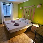 Malina I Peaceful Near Bled & Mountain Views 게스트하우스 3*